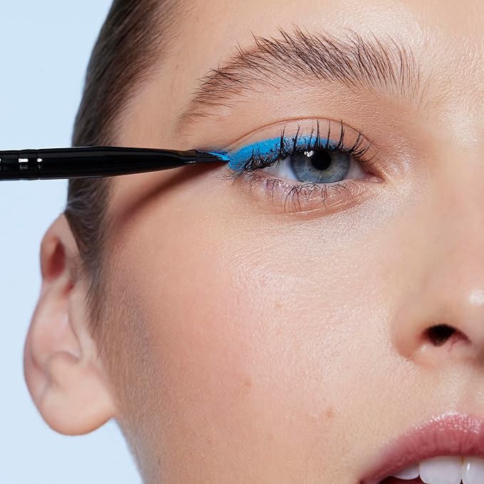 e.l.f. Wing It Liner Brush, Curved Eyeliner Brush For Creating a Precise Winged Look, Made With Synthetic Bristles, Vegan & Cruelty-Free