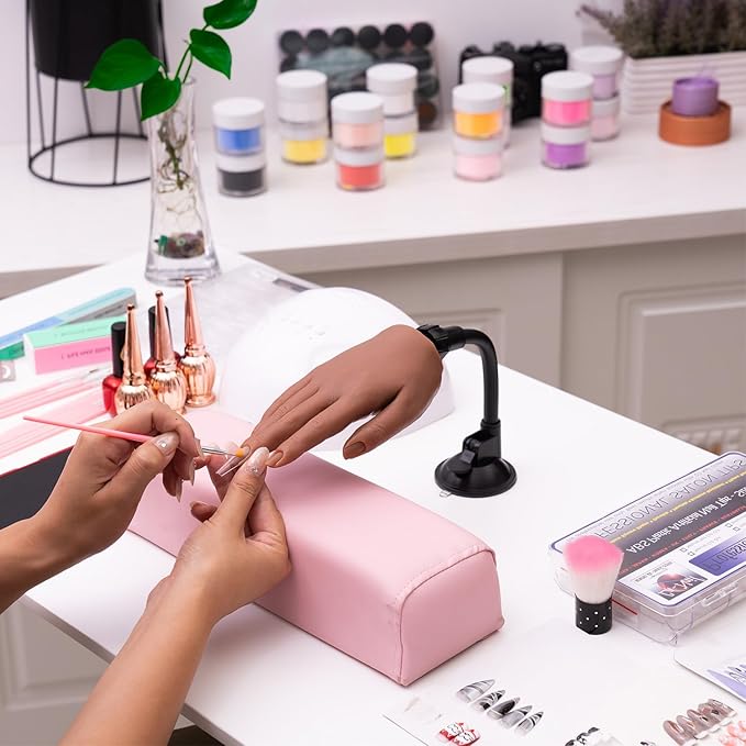 Silicone nail practice hand for