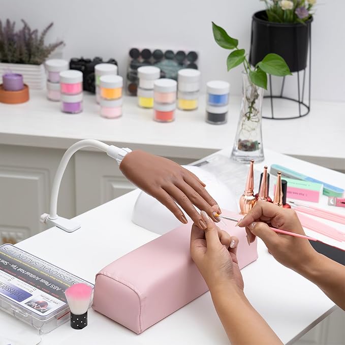 Nail silicone practice hand for