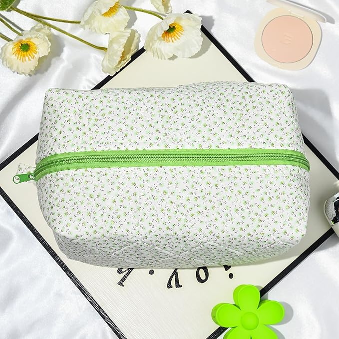 Soidram floral makeup bag quilted