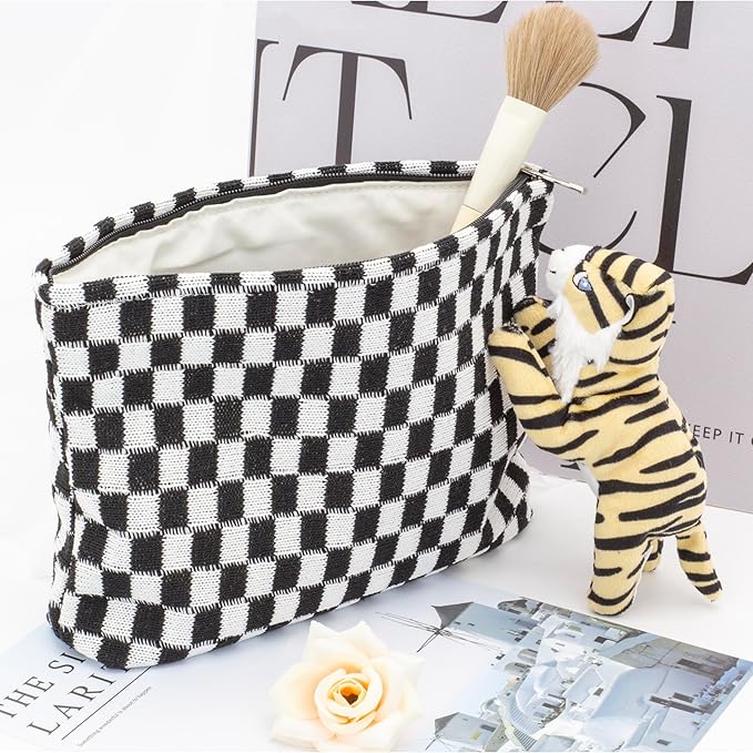 Pazimiik knitted checkered makeup bag